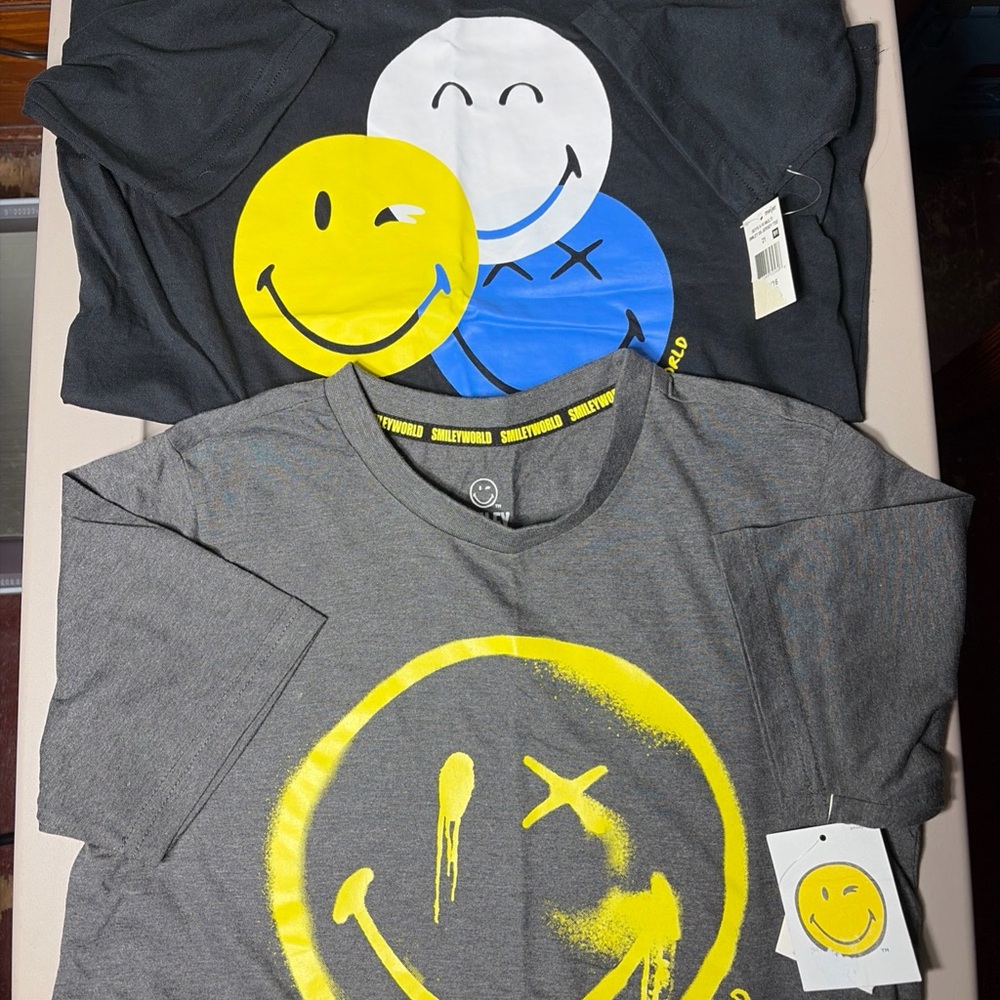 SmileyWorld Kids Short Sleeve Tee - Gray and Yellow
